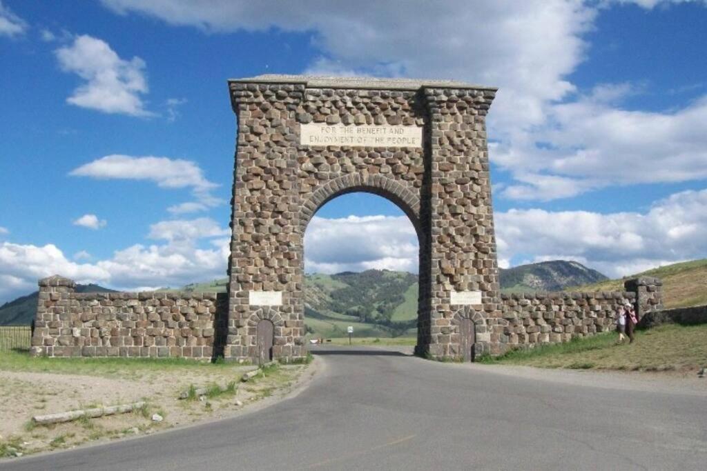 Parkway Yellowstone Guest House Apartment #3 جاردينر المظهر الخارجي الصورة